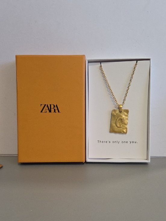 Zara Jewelry - Zara Gold Textured 'C' Charm Necklace